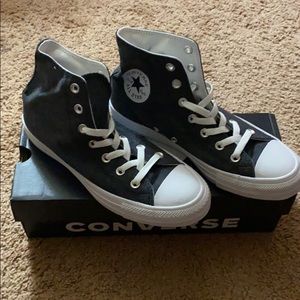 Converse shoes BRAND NEW!